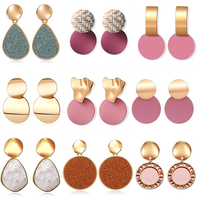 Gold Shell Fluff Dangle Drop Earrings Gold Shell Fluff Dangle Drop Earrings