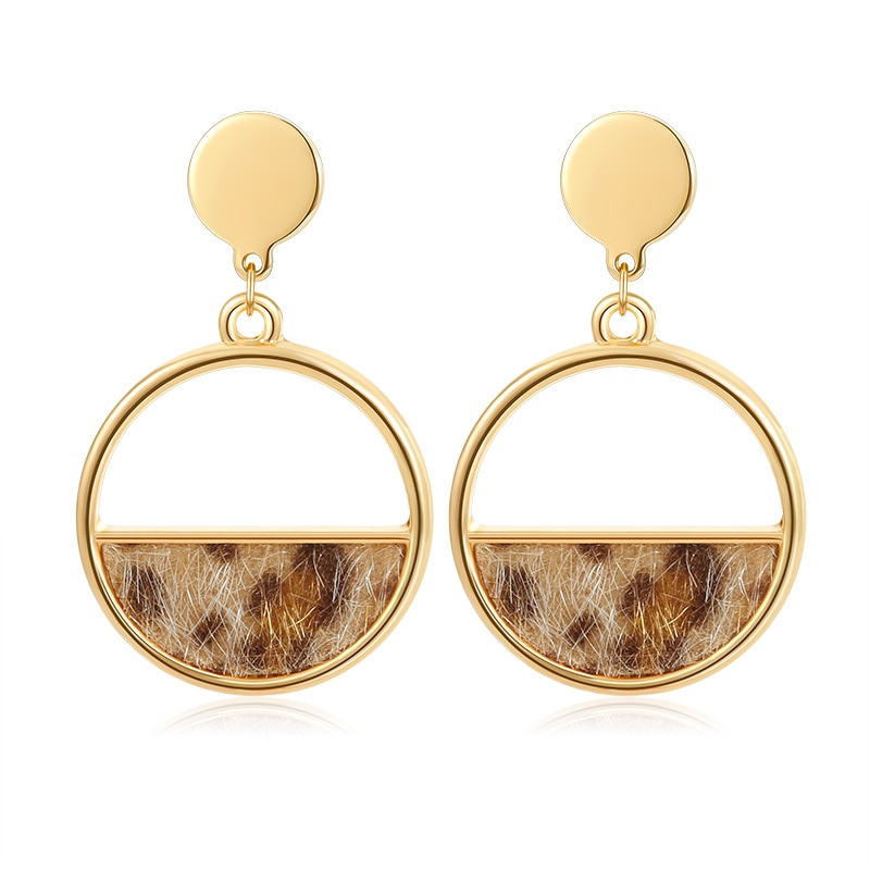 Gold Shell Fluff Dangle Drop Earrings Gold Shell Fluff Dangle Drop Earrings