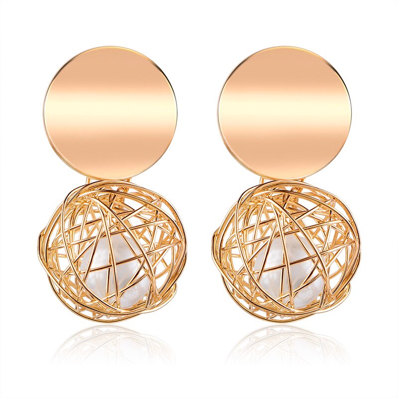 Gold Shell Fluff Dangle Drop Earrings Gold Shell Fluff Dangle Drop Earrings